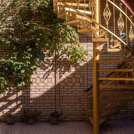 Sasha & Son Hotel Bukhara Bagian luar foto