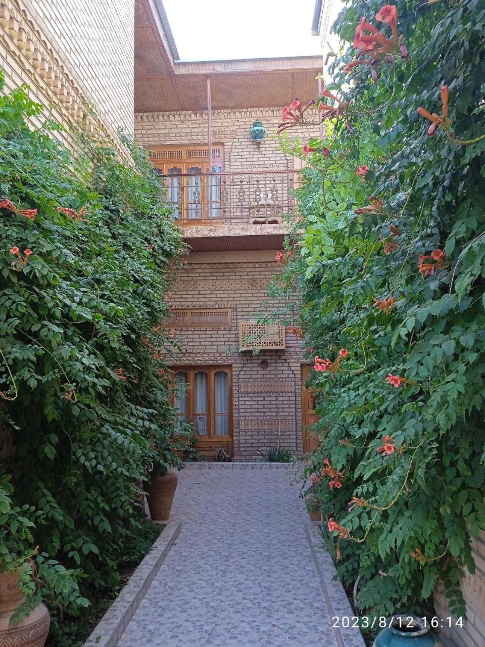 Sasha & Son Hotel Bukhara Bagian luar foto