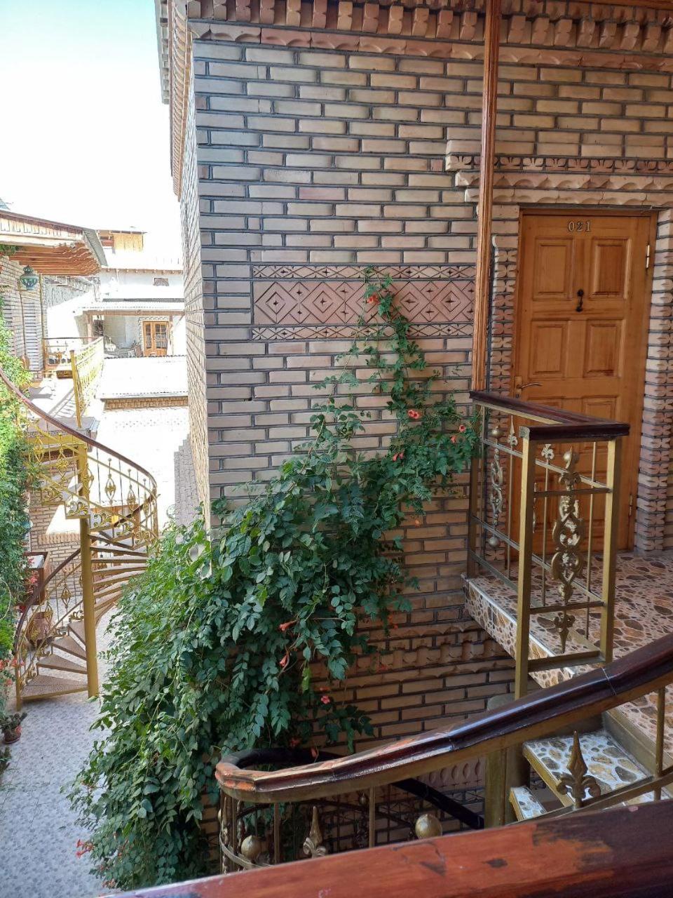 Sasha & Son Hotel Bukhara Bagian luar foto
