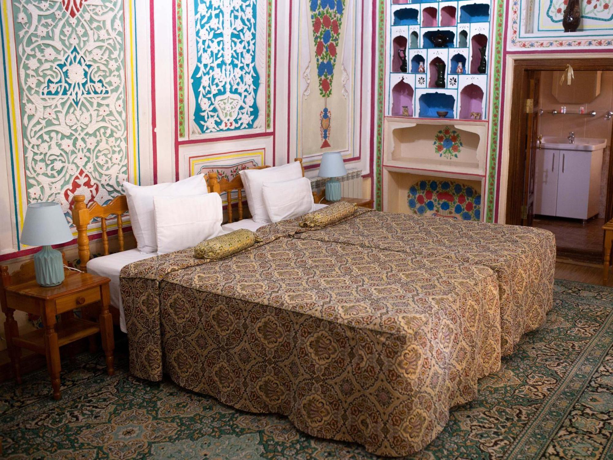 Sasha & Son Hotel Bukhara Bagian luar foto